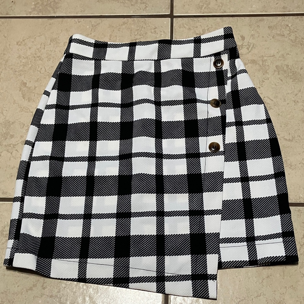 Always Asymmetrical Black and White Checkered Skirt - Picture 1 of 3
